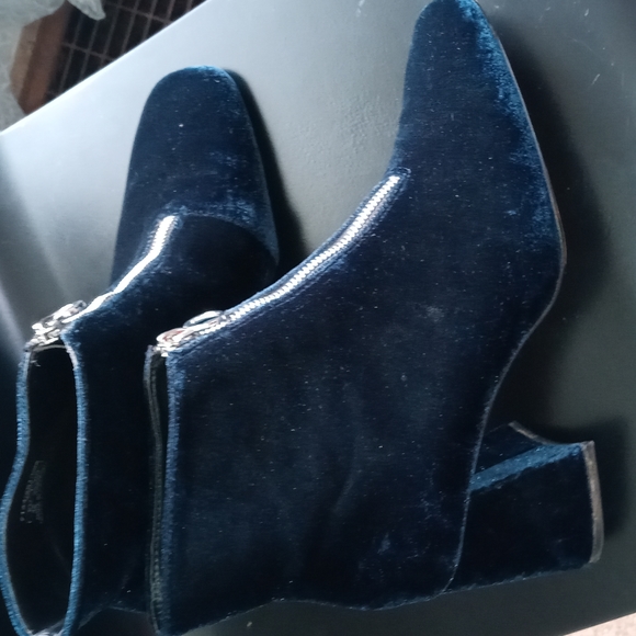 Zara Velvet Chunky Heel Ankle Boots - Picture 2 of 16